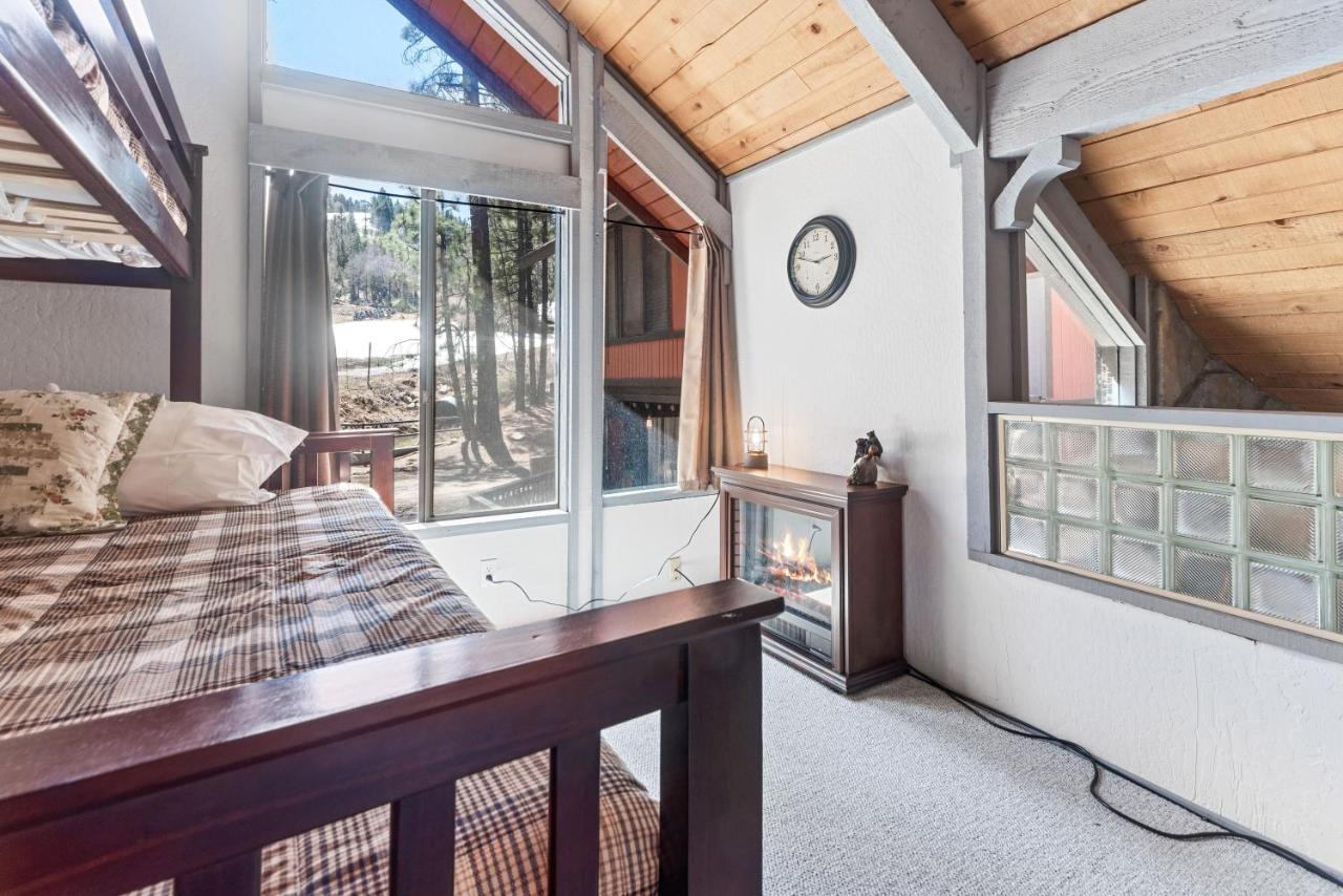 Ski-In Ski-Out Summit Townhouse- Perfect Mountain Getaway With Views Of The Forest And Snow Summit! Villa Big Bear Lake Kültér fotó